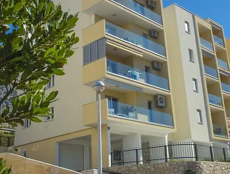 Luka Apartman